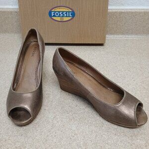 Fossil Women's Metallic Bronze Leather Pumps 8.5 Wedge Heels Peep Toe Like New